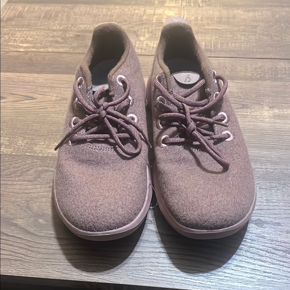 EUC Mauve pink Allbird Sneakers with Lace-Up Design and Flexible Soles